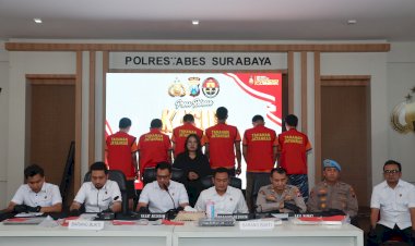 Polrestabes-Surabaya-Berhasil-Ungkap-Judol,-6-Tersangka-Diamankan